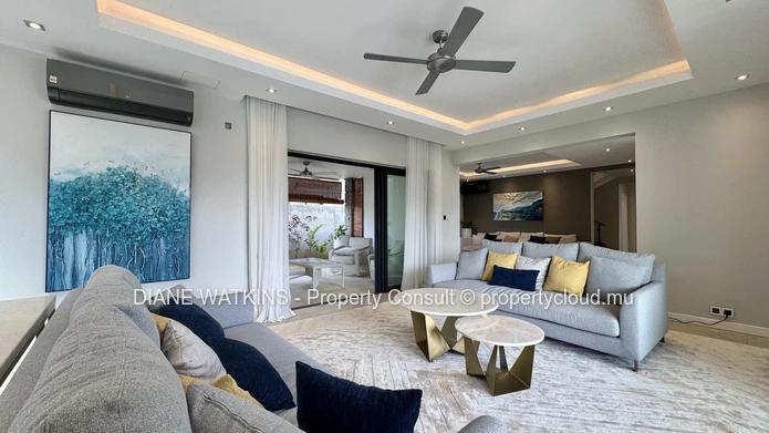 Where Serenity Meets Sophistication – 4-Bedroom Villa with Pool & Office for Rent in Flic en Flac