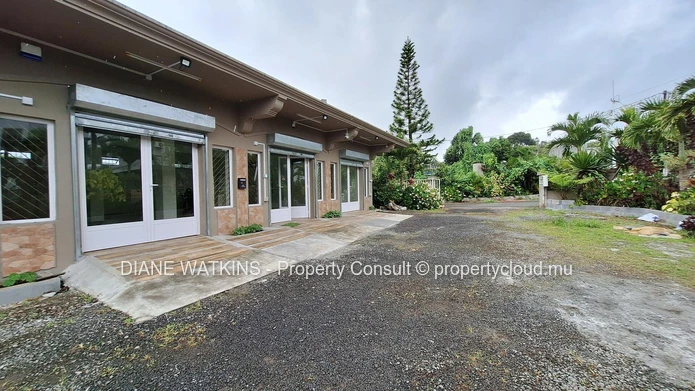 Secure and Accessible Commercial Space for Rent in Floreal