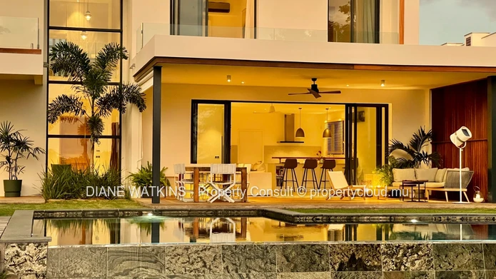 Villa Contemporaine avec des Vues Imprenables.