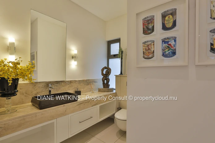 A VENDRE - Superbe Villa de 4 Chambres Avec Vue Sur le Golf à Anahita