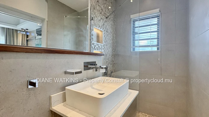 Where Serenity Meets Sophistication – 4-Bedroom Villa with Pool & Office for Rent in Flic en Flac