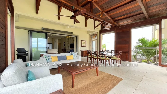 A Vendre - Penthouse Pieds dans l'Eau à Tamarin