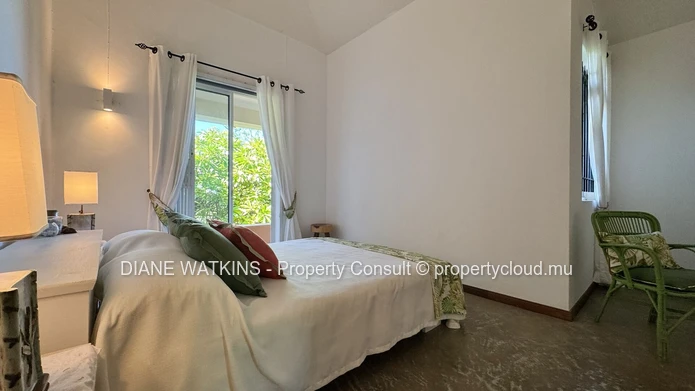 Villa élégante avec vaste jardin et vue mer à Tamarin
