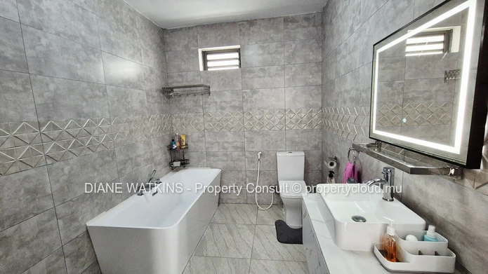 Modern Family Home in a Quiet Residential Neighbourhood – 4 Bedrooms