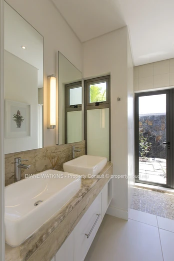 A VENDRE - Superbe Villa de 4 Chambres Avec Vue Sur le Golf à Anahita