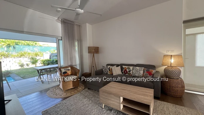 Douceur de Vivre à Rivière Noire – Duplex Meublé avec Jacuzzi à Vendre