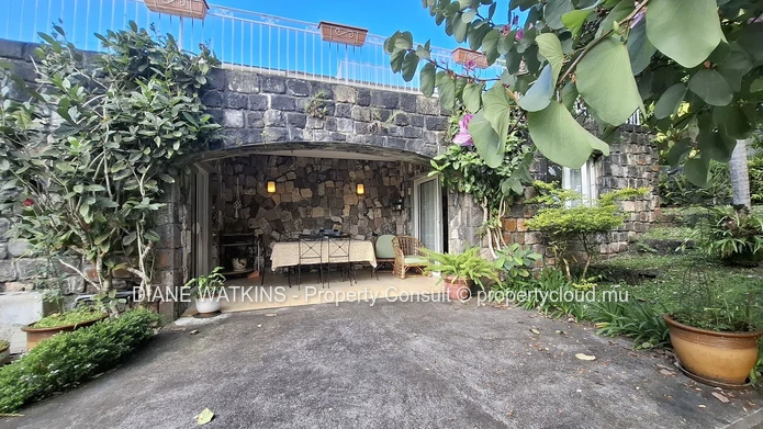 Maison familiale à vendre à Floréal avec grand jardin et vue dégagée