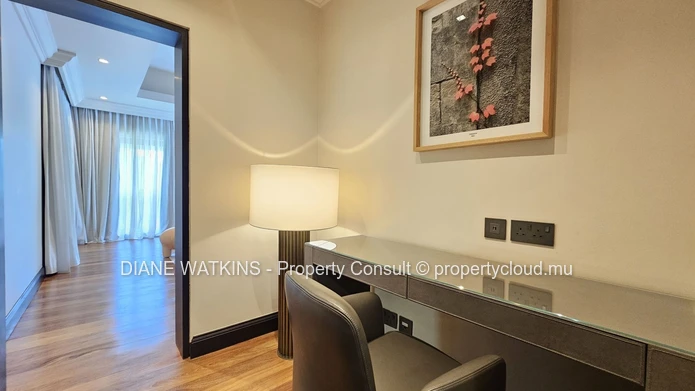 Villa de Luxe Contemporaine à Vendre dans un Domaine de Golf Prestigieux