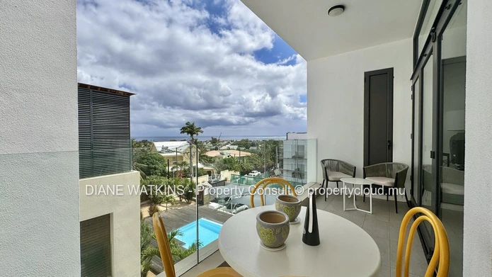 Penthouse contemporain de 3 chambres à vendre à Tamarin avec vues montagne et mer