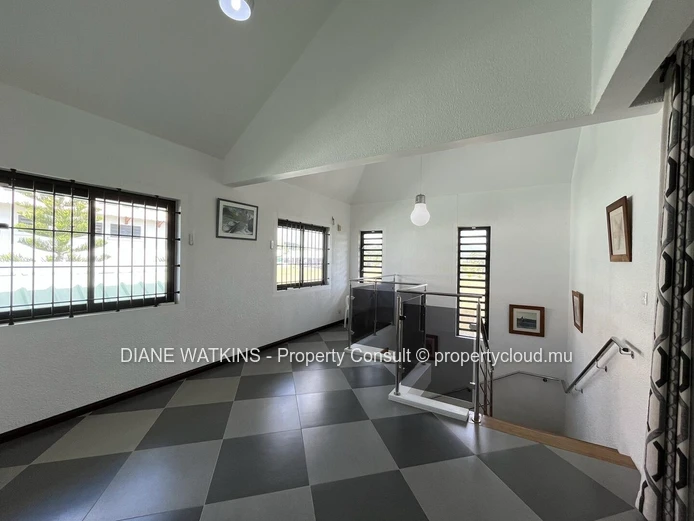À Vendre - Magnifique Maison de 4 Chambres dans un Quartier Sécurisé à Beau Vallon.