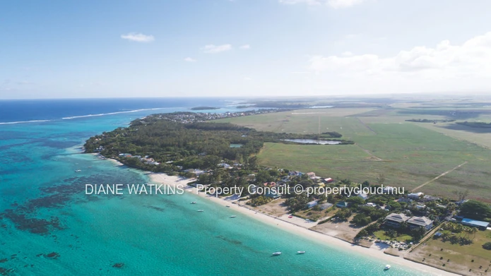 À Vendre - Belle Villa avec un Accès Plage