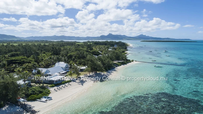 À Vendre - Belle Villa avec un Accès Plage