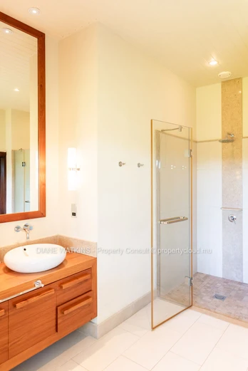 À vendre - Superbe Villa de 6 Chambres dans le Quartier Exclusif de Lunea à Anahita