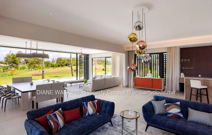 À vendre - Superbe Villa de Golf de 5 Chambres Sur le Parcours de Golf Ernie Els