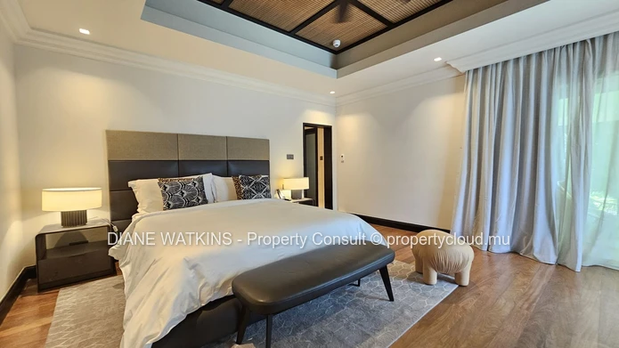 Villa de Luxe Contemporaine à Vendre dans un Domaine de Golf Prestigieux