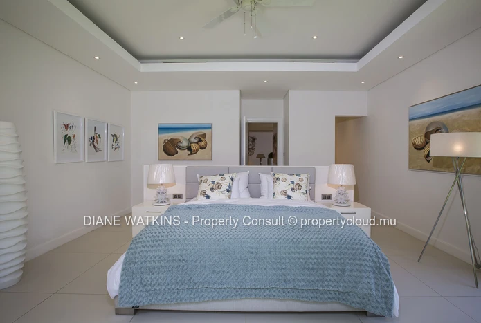 A VENDRE - Superbe Villa de 4 Chambres Avec Vue Sur le Golf à Anahita
