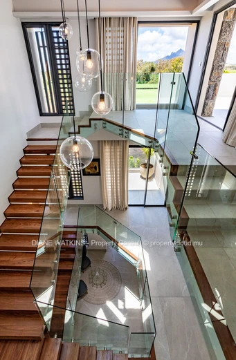 À vendre - Superbe Villa de Golf de 5 Chambres Sur le Parcours de Golf Ernie Els
