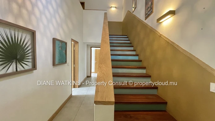 À Vendre  - Villa Spacieuse à La Preneuse