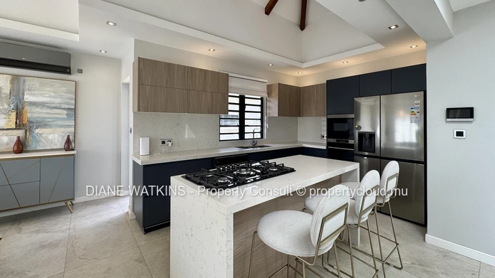 Where Serenity Meets Sophistication – 4-Bedroom Villa with Pool & Office for Rent in Flic en Flac