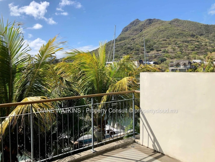 Duplex d'Exception dans une Marina Résidentielle