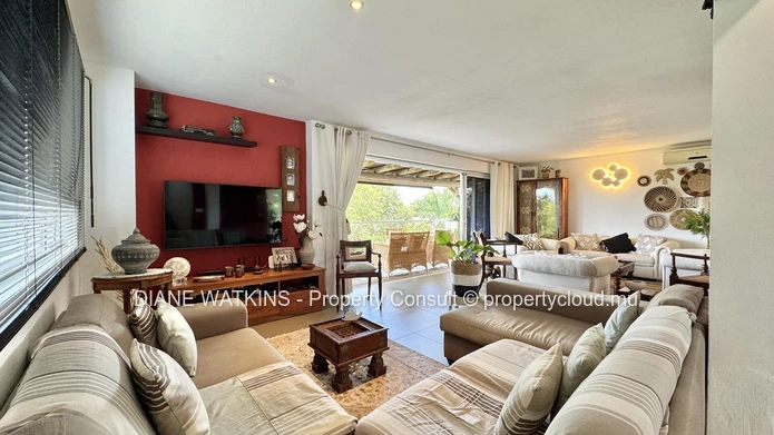 Villa d’Exception à La Preneuse avec Vue Mer Panoramique et Piscine Privée